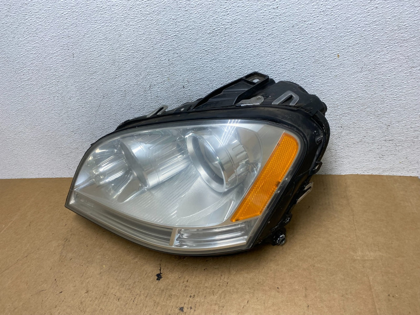 Halogen 2006-2009 Mercedes-Benz ML-Class Headlight Left Driver LH AE4829 DW1