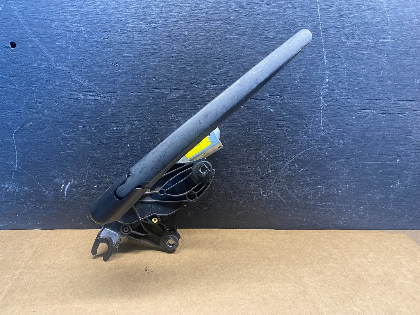 2013 to 2019 Ford Escape Rear Windshield Wiper Motor AD7458 DG0