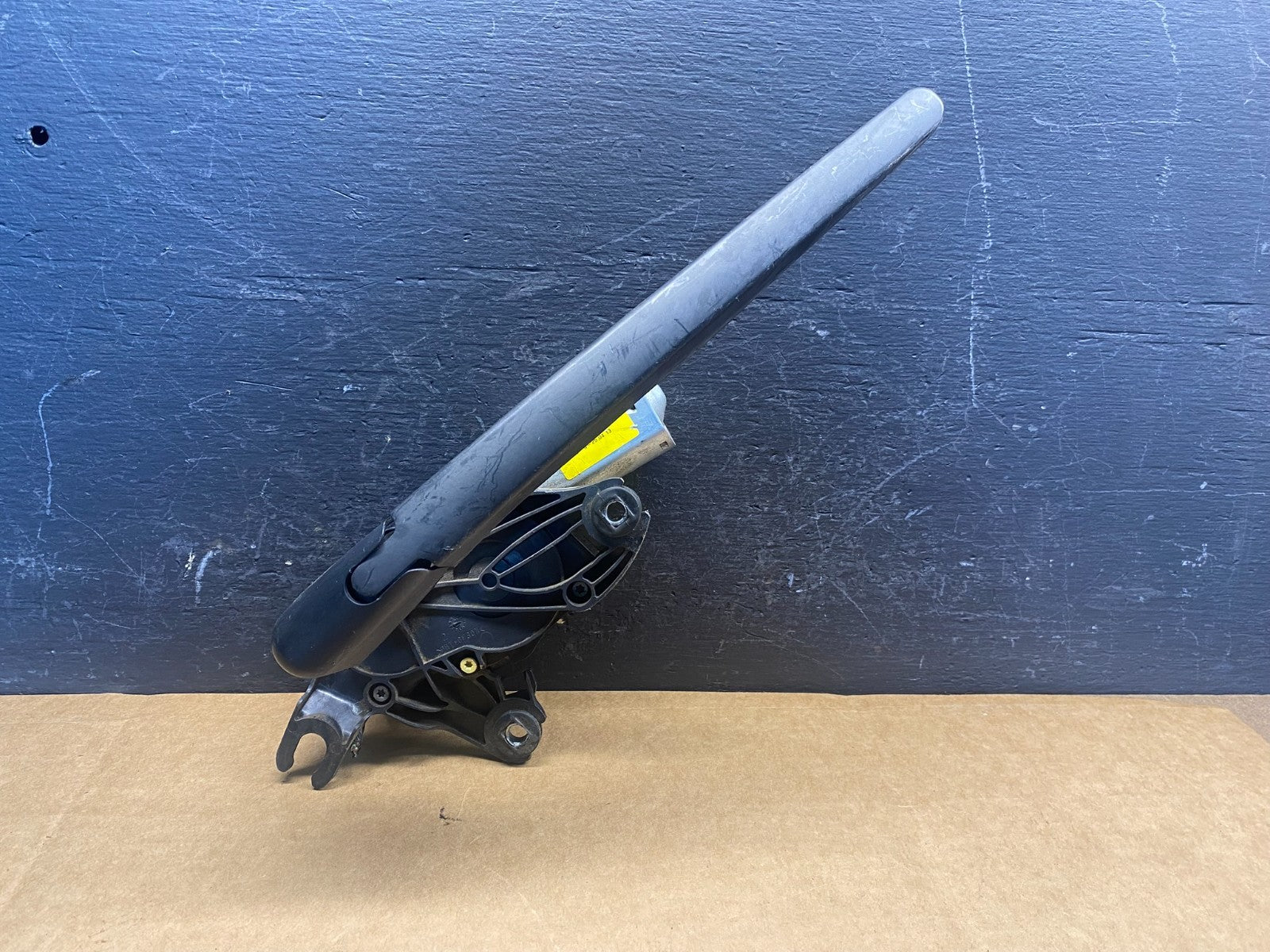 2013 to 2019 Ford Escape Rear Windshield Wiper Motor AD7458 DG0