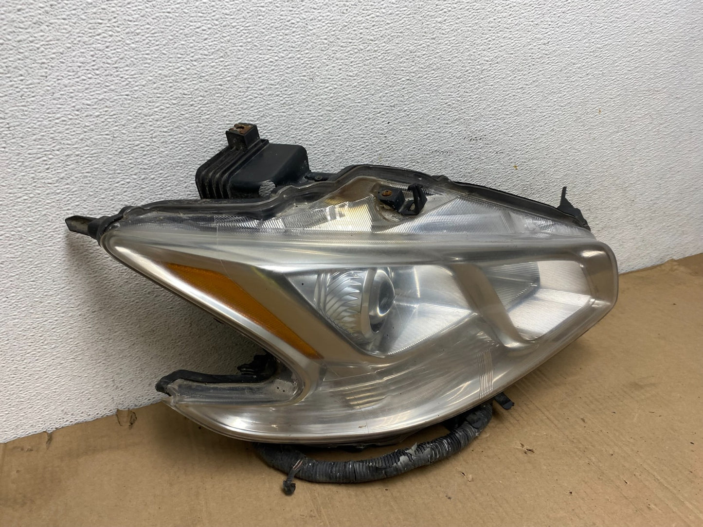 2009 - 2014 Nissan Maxima Headlight Right Passenger Xenon HID TYC AE9090 DW2