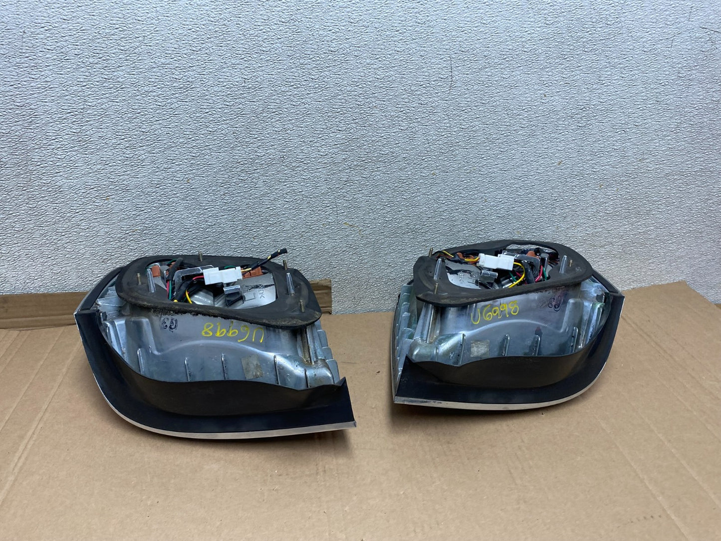 2004 2005 Hyundai XG350 XG Left+Right Tail Lights U6998 DW5