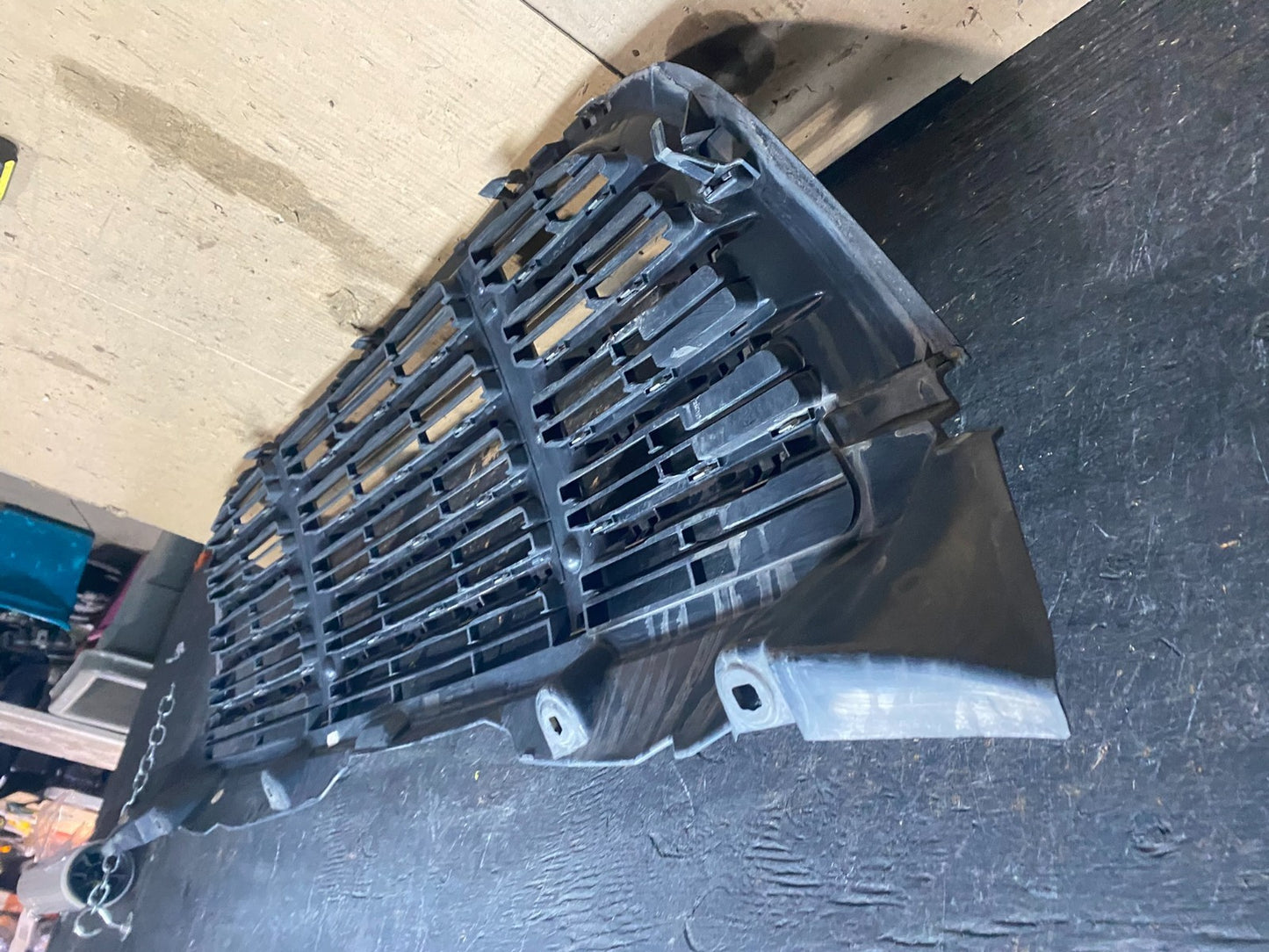 2009 to 2011 Freightliner Sprinter Front Upper Chrome Grill Grille X3431 DG5