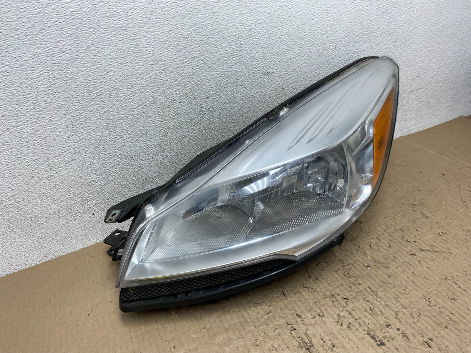 2013 - 2016 Ford Escape Headlight Left Driver Lh Side Halogen AF7189 DW2