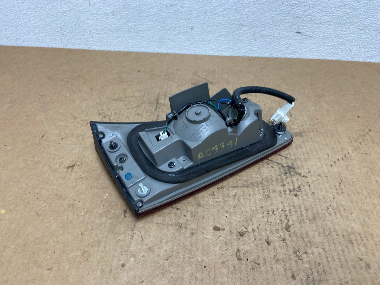 2009 - 2010 Lexus Is250 Is350 Right Passenger RH Inner Tail Light Oem AC3381 LK4