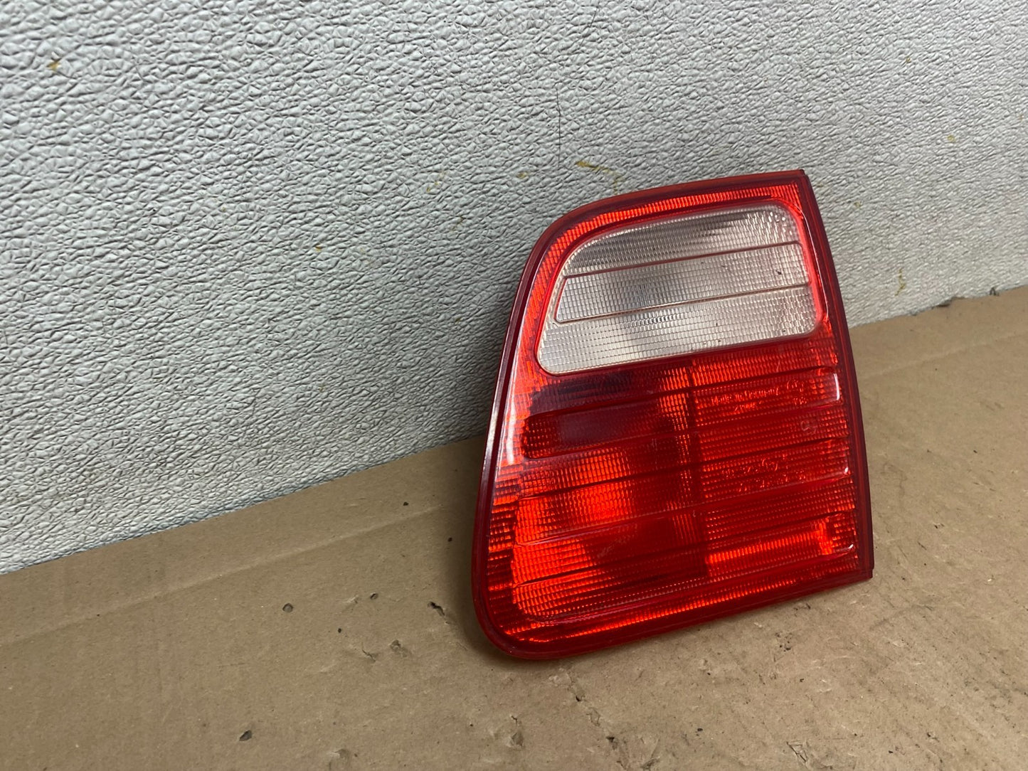 1995-1999 Mercedes-Benz E W210 Wagon Right Passenger Tail Light Inner S0736 DW2