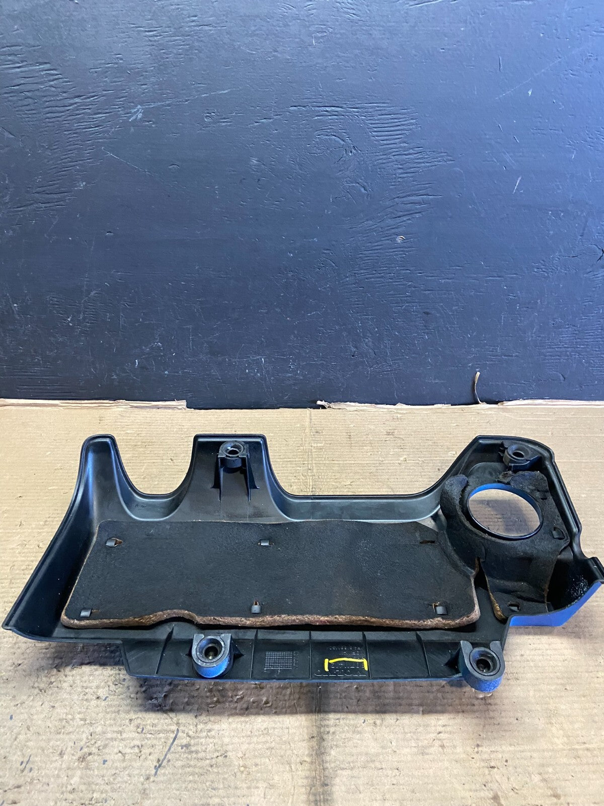 2003 to 2006 Volvo XC90 2.9L Upper Top Engine Motor Dust Cover E8333 DG14