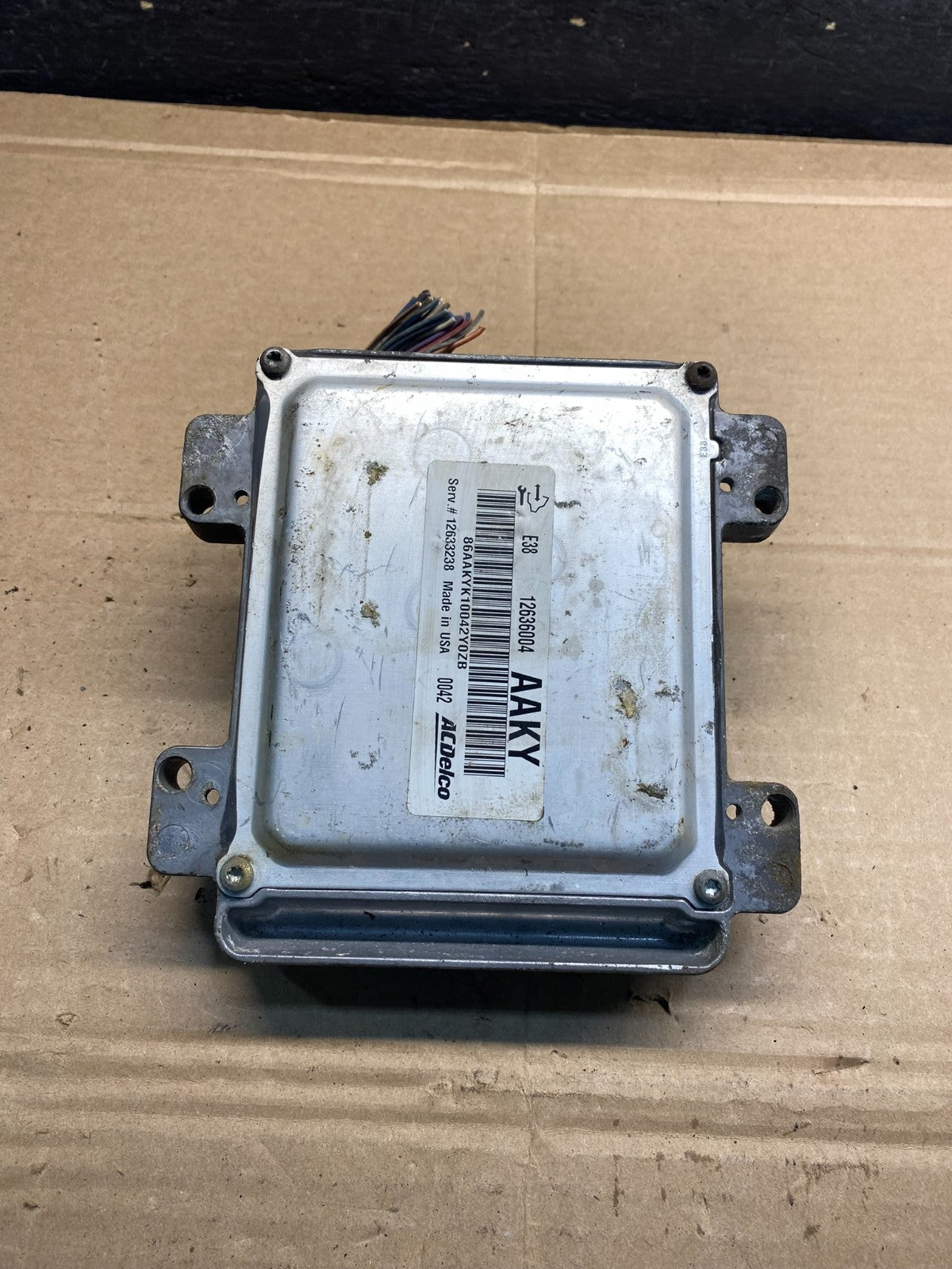 2010-2014 Chevrolet Yukon Tahoe Suburban Engine Control Module ECM ECU AE9897 DW1