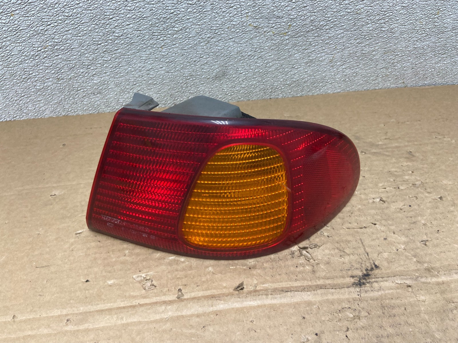 1998 1999 2000 Toyota Corolla Right Passenger Side Tail light OEM AB4755 LK0