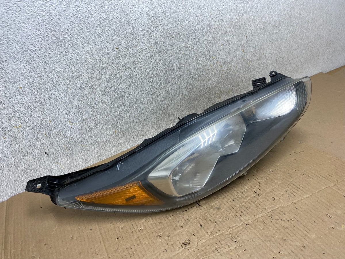 2014 to 2019 Ford Fiesta Right Passenger RH Halogen Headlight AI1348 DW2