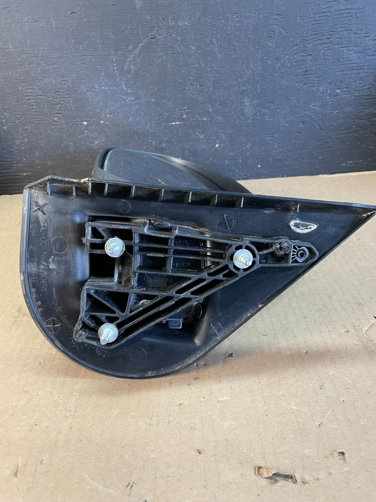2007 to 2013 Chevrolet Tahoe Silverado Suburban Left Driver Mirror AD5586 DW8