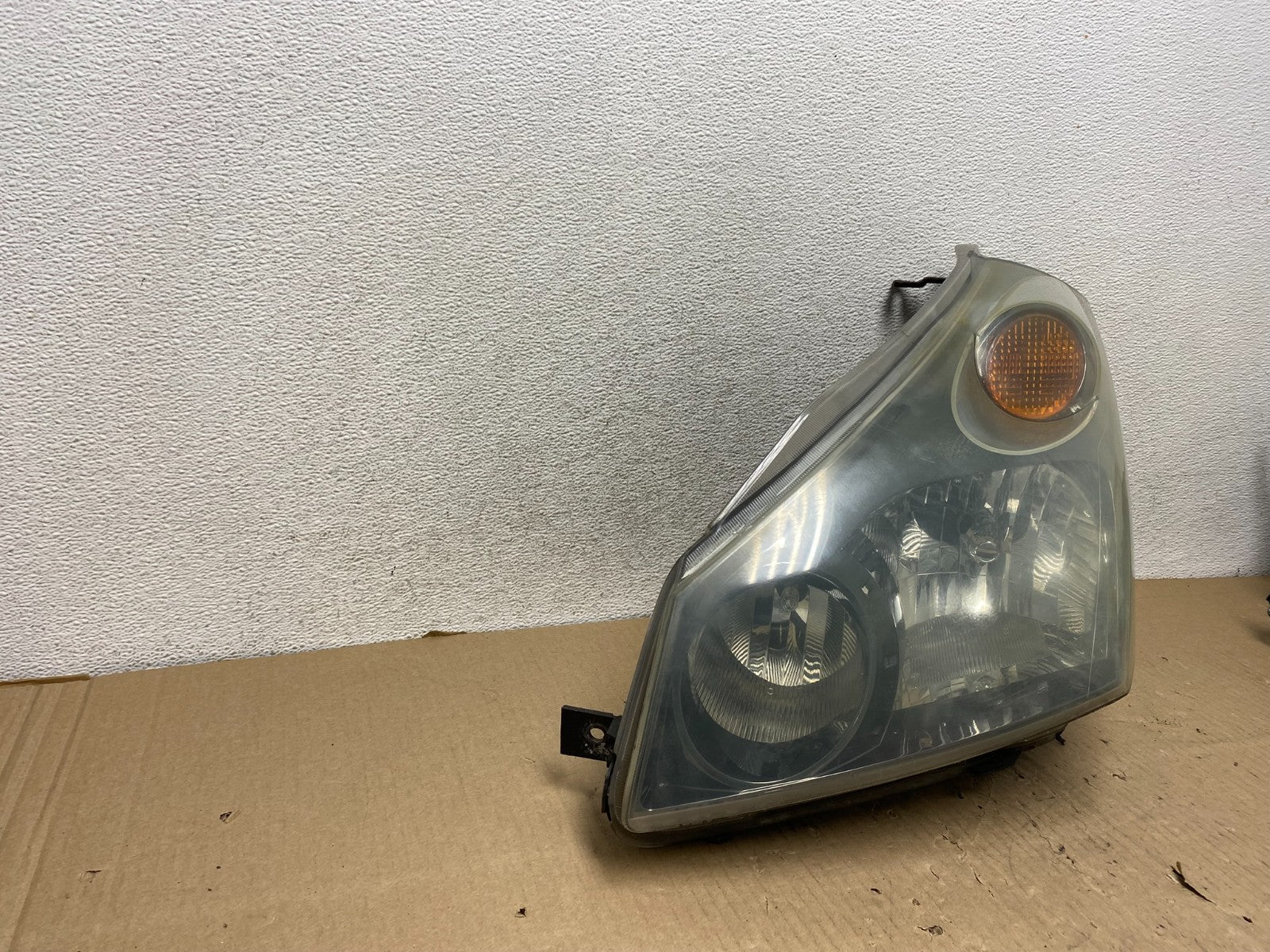 2004 to 2009 Nissan Quest Left Driver LH Black Headlight AG8011 DW1