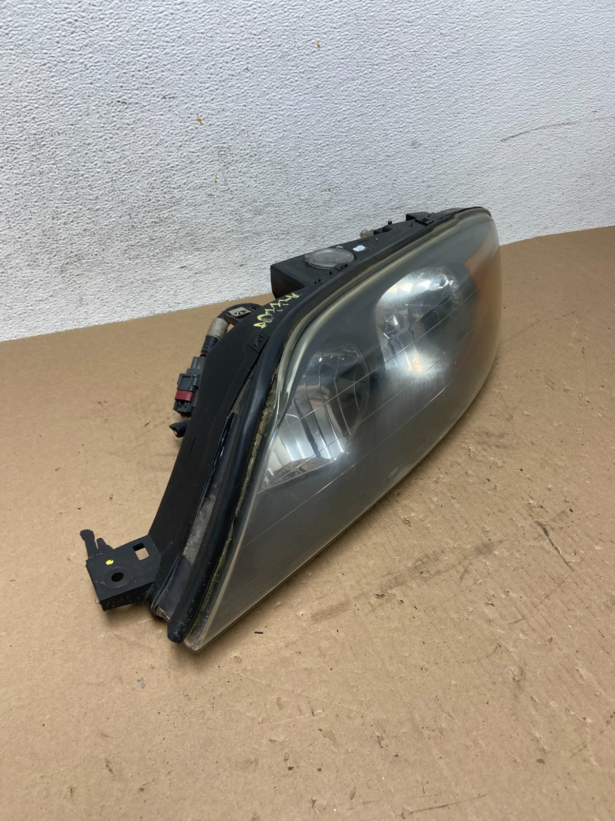 2000 to 2002 Lincoln Ls Left Driver Lh Side Headlight Halogen AD7745 DW1