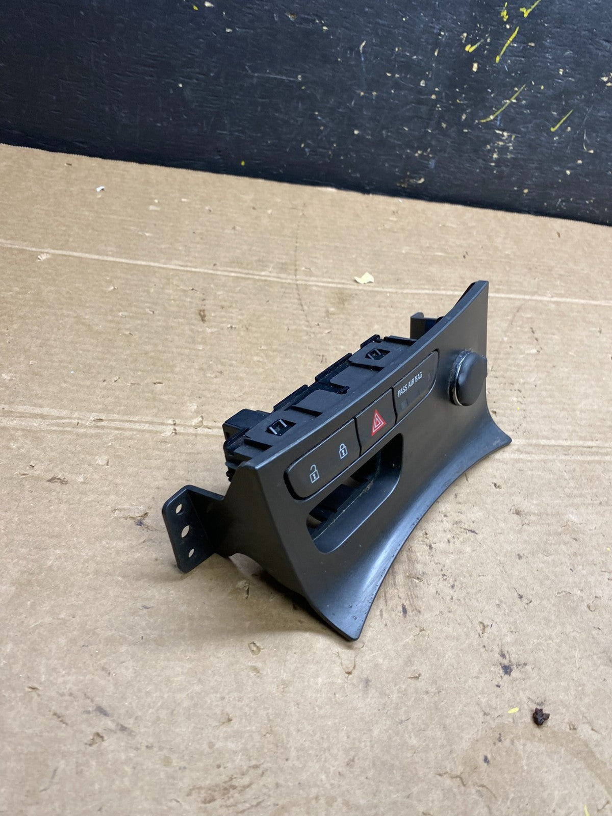 2013-2016 Chevy Malibu Hazard Socket Traction Control Button Panel Trim T4648 DG2