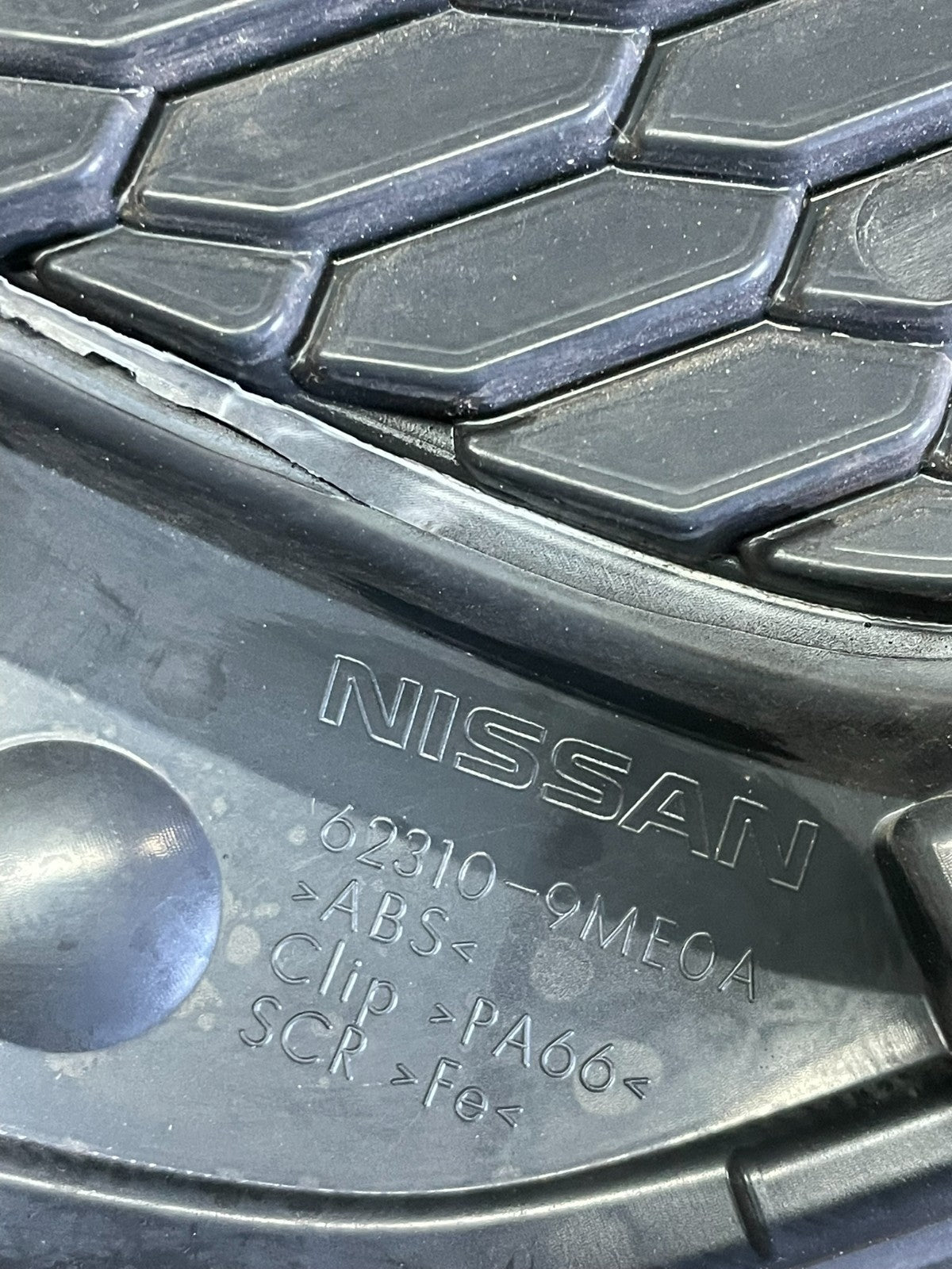 2014 - 2019 Nissan Versa Note Hatchback Front Upper Grill Grille Oem  aa5871 DG11