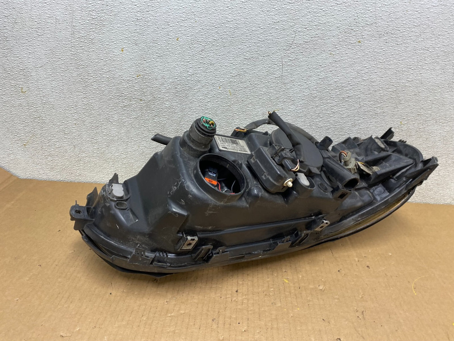 2007 2008 2009 Volvo S60 V70 Left Driver LH Headlight Xenon HID G6981 DG111