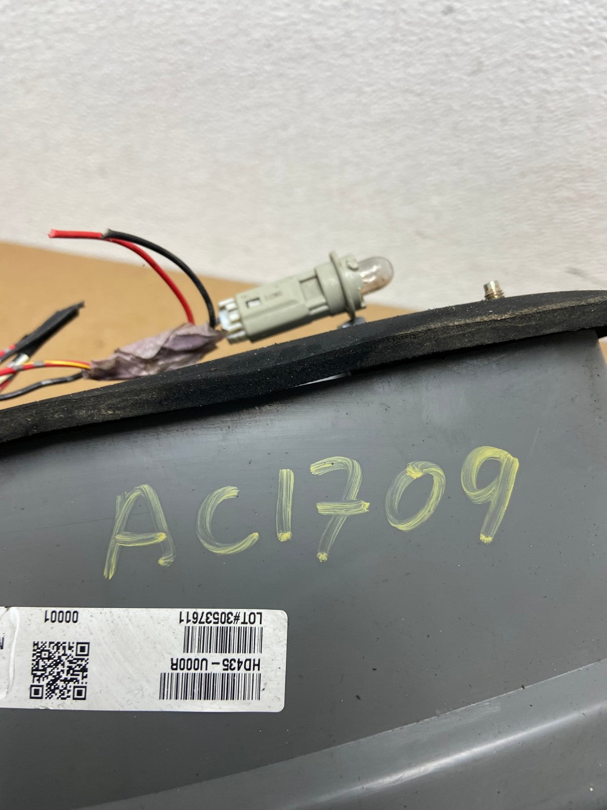 2004-2005 Honda Civic Coupe Right Passenger Rh Side Tail Light Oem AC1709 LK10