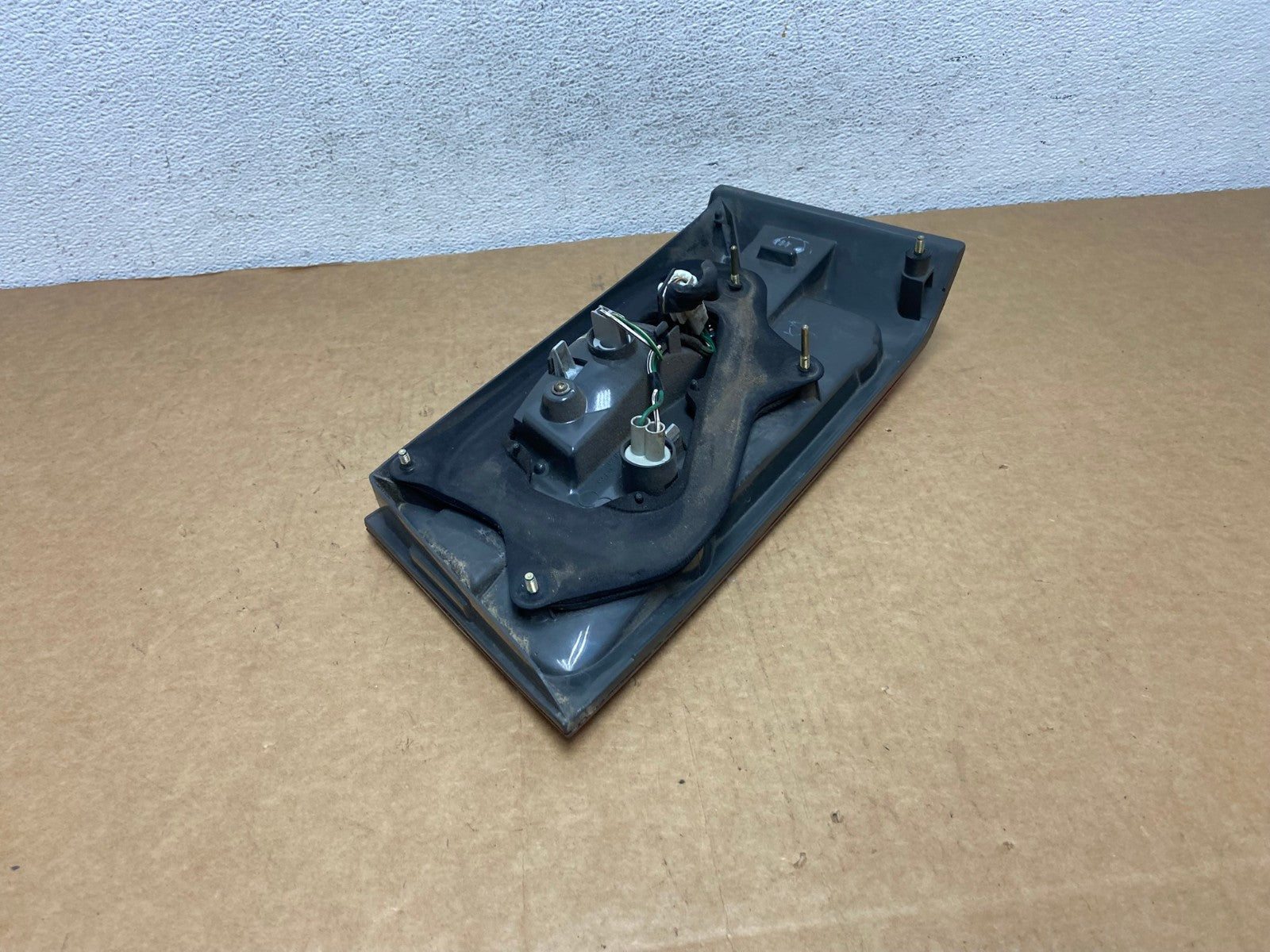 2000 2001 Lexus ES300 Inner Left Driver LH Side Tail Light AD4489 LK4