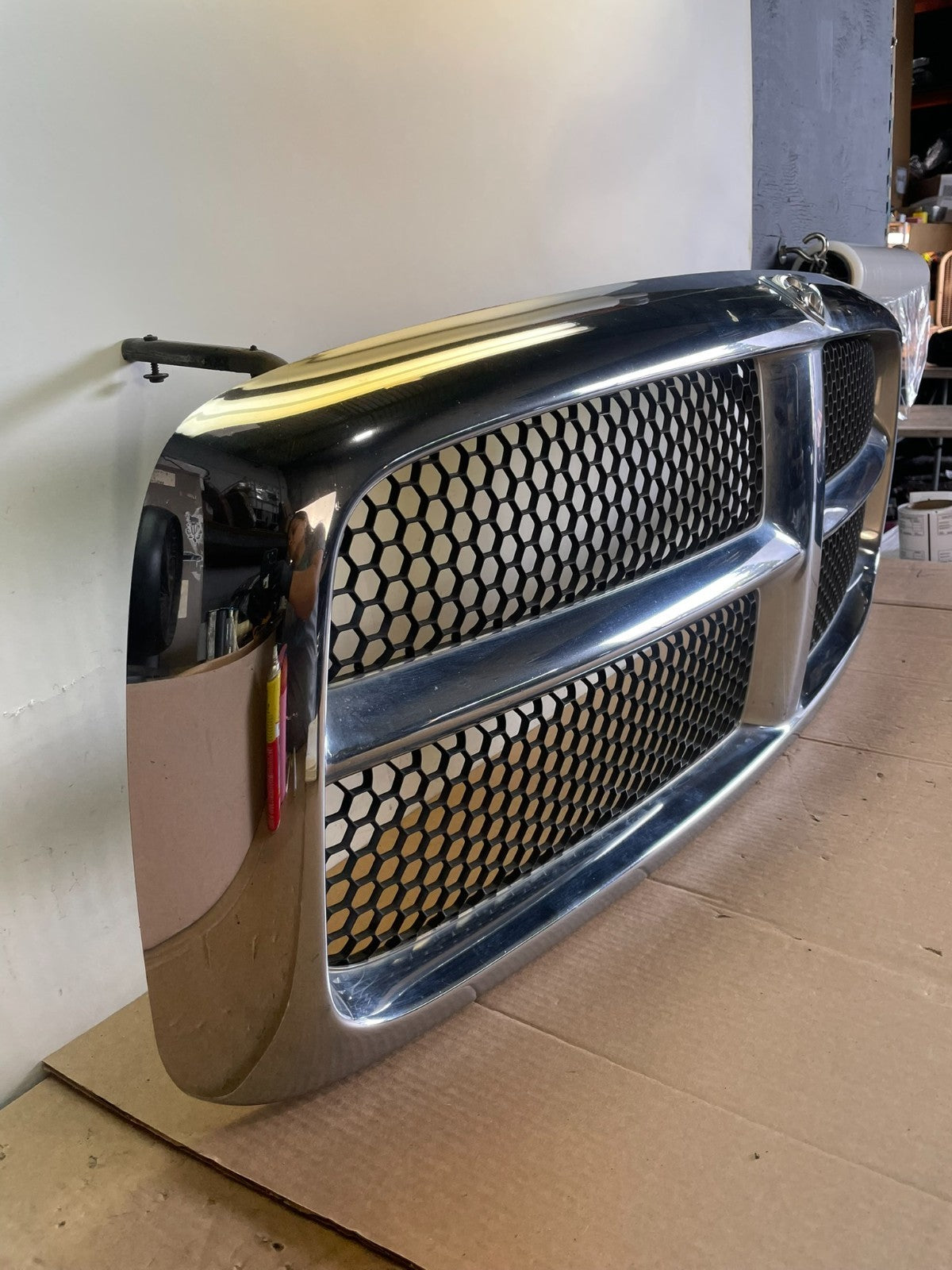 2002 2003 2004 2005 Dodge Ram 1500  Upper Front Grill Grille AH6412 DG2
