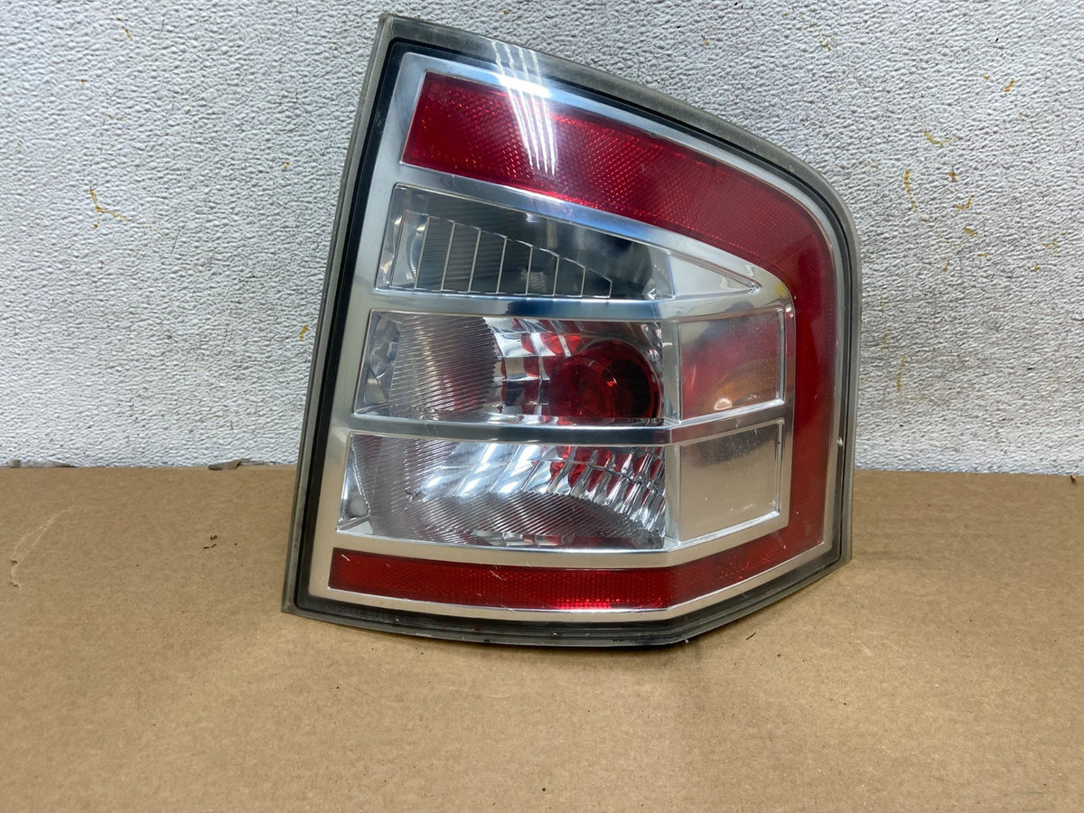 2007 to 2010 Ford Edge Tail light Right Passenger Rh Side AH4408 DW0