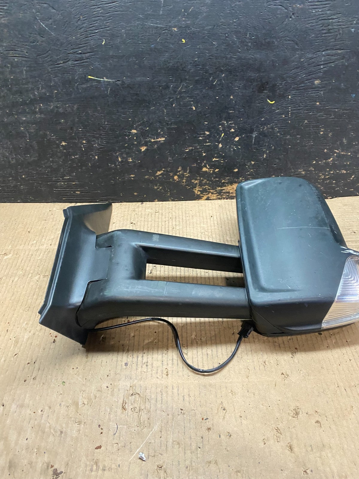 2007 to 2017 Freigtliner Sprinter  Left Driver View Door Mirror OEM W5914 MS3