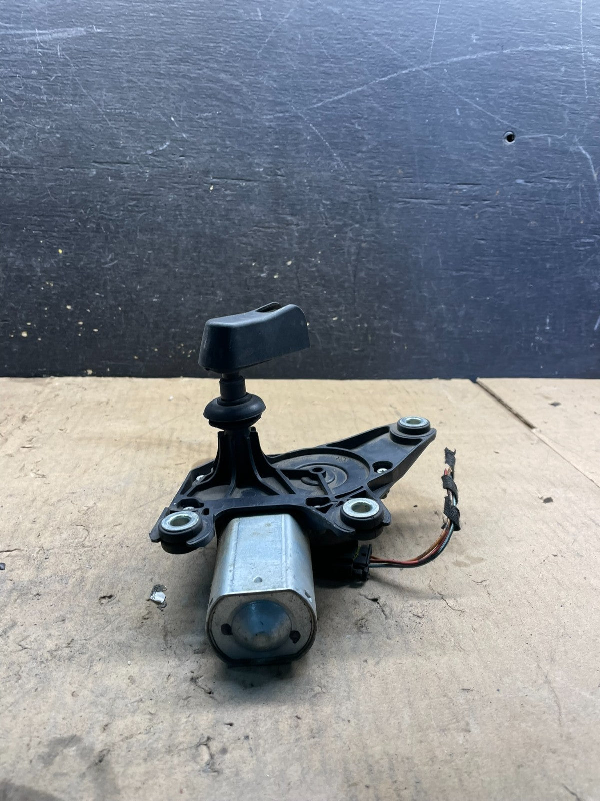2006 to 2012 Mercedes W251 R350 Rear Windshield Glass Wiper Motor W7426 PS4