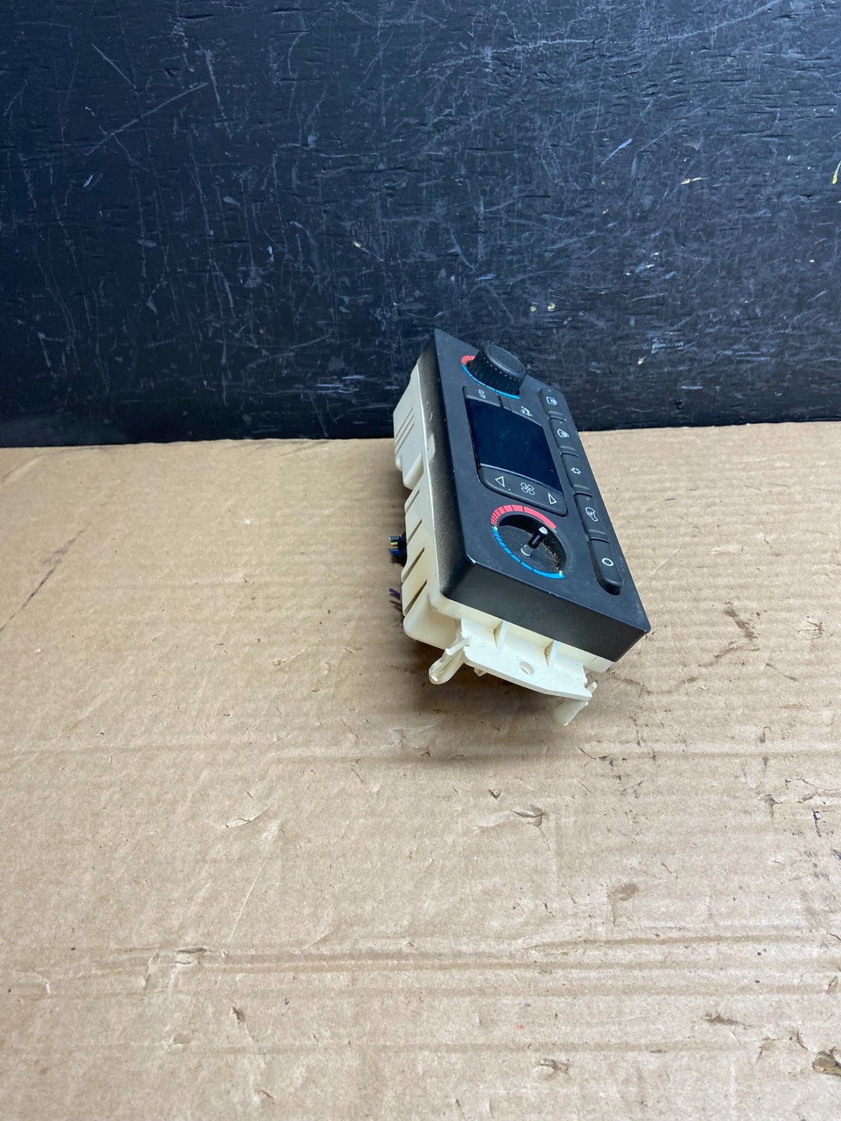 2003 - 2006 GMC Chevrolet Express 1500 Climate Control A/C AF2071 DW1