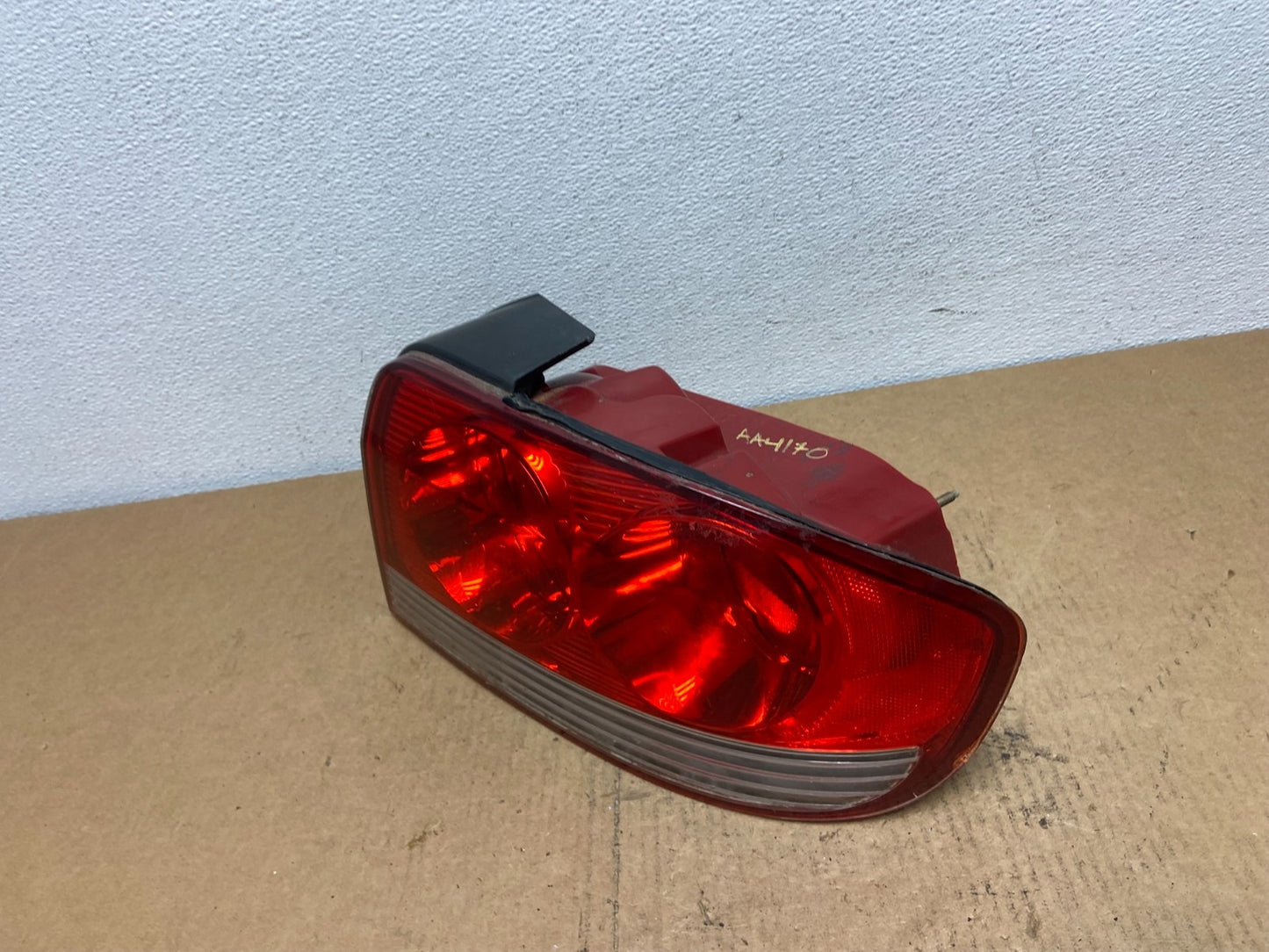 2002 - 2005 Hyundai Sonata Right Passenger RH Side Tail Light OEM AC3142 DW1