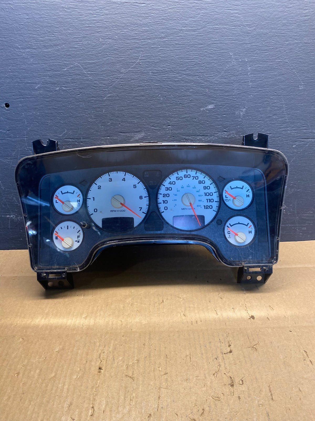 2002 2005 Dodge Ram 1500 Instrument Speedometer Gauge Cluster AD1707 DG0