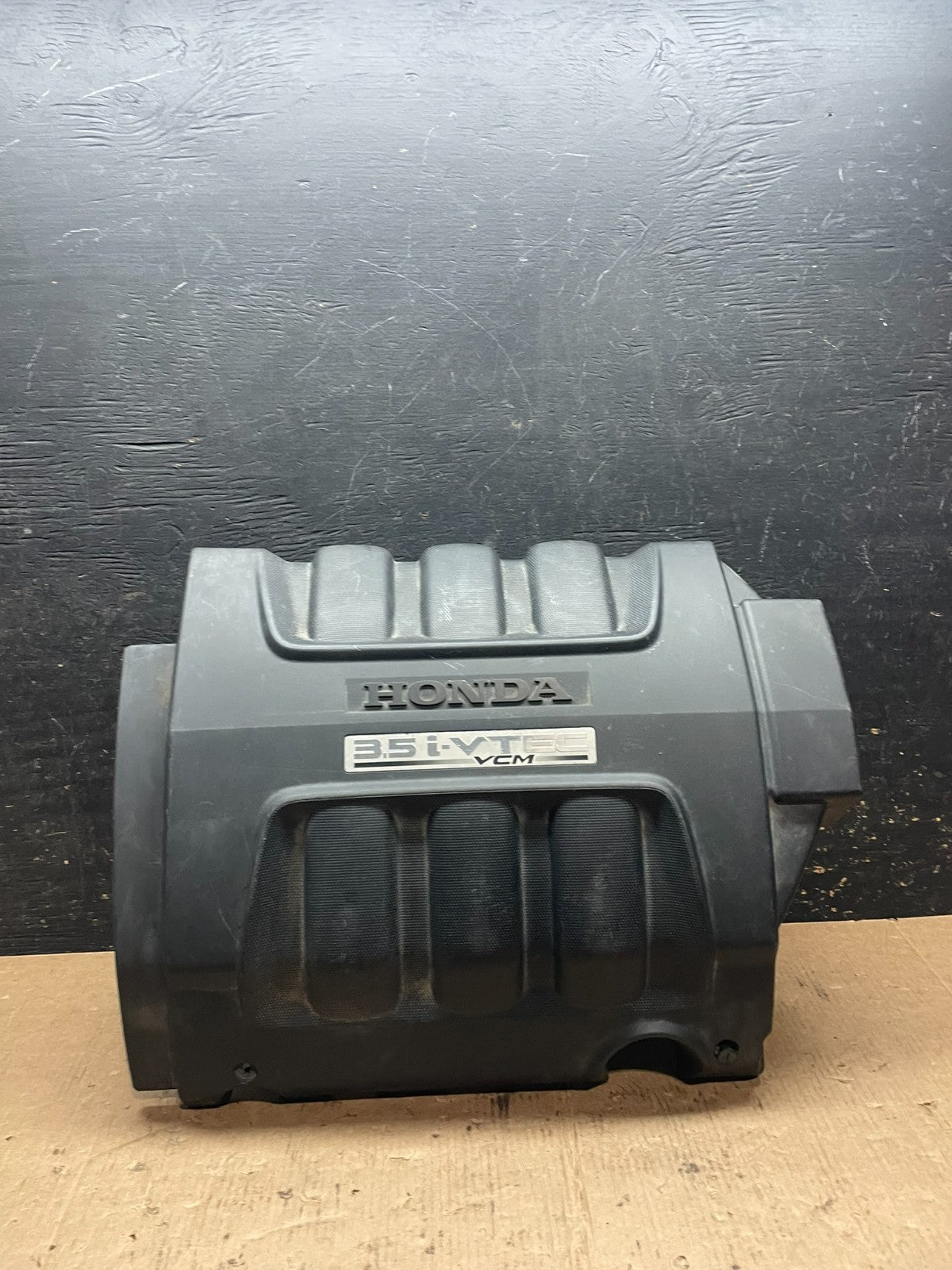 2005 to 2007 Honda Odyssey Black Engine Cover OEM Z5982 DG0