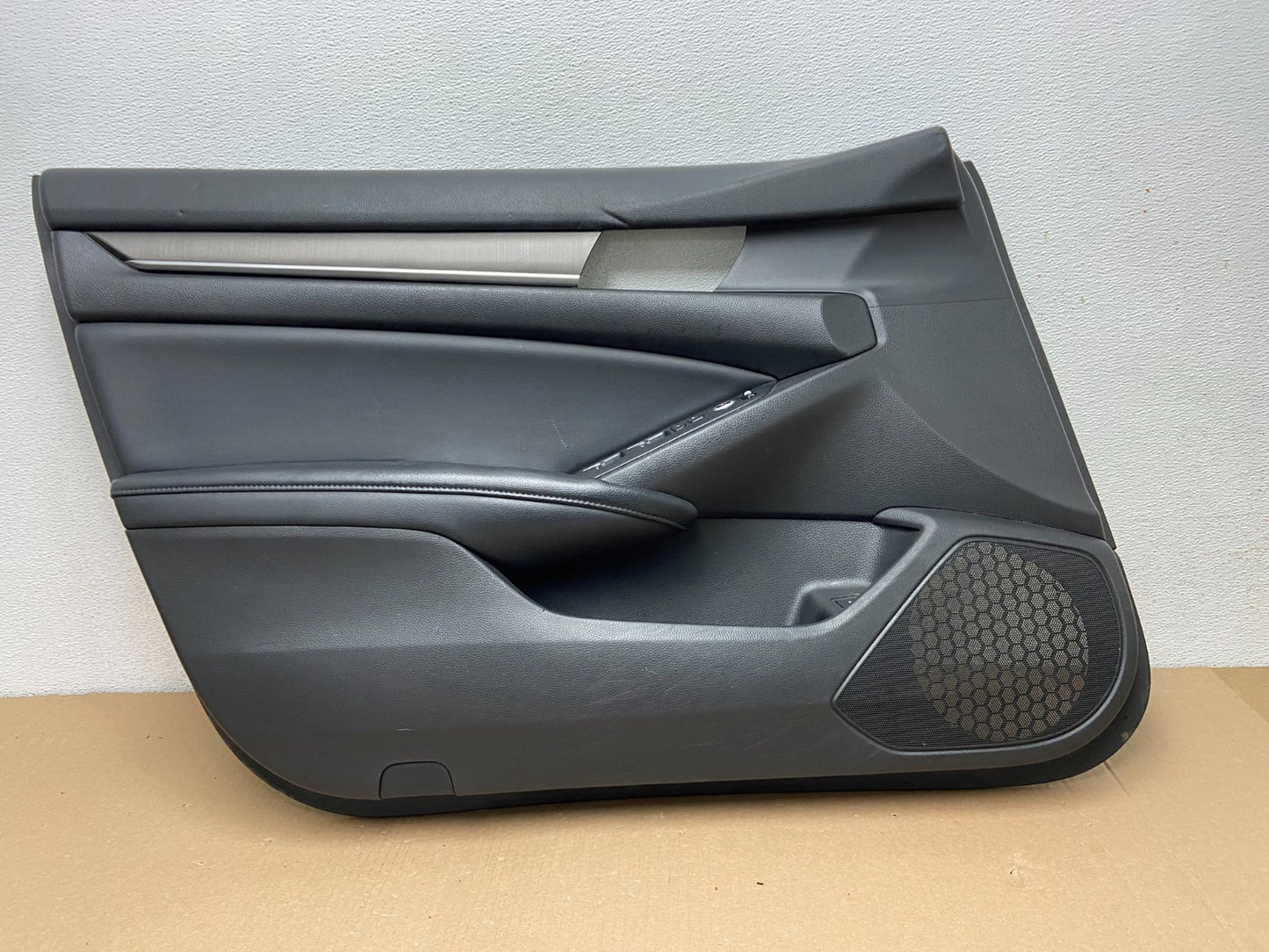 2018-2020 Honda Accord Front Left Driver LH Side Door Panel af3019 DG0