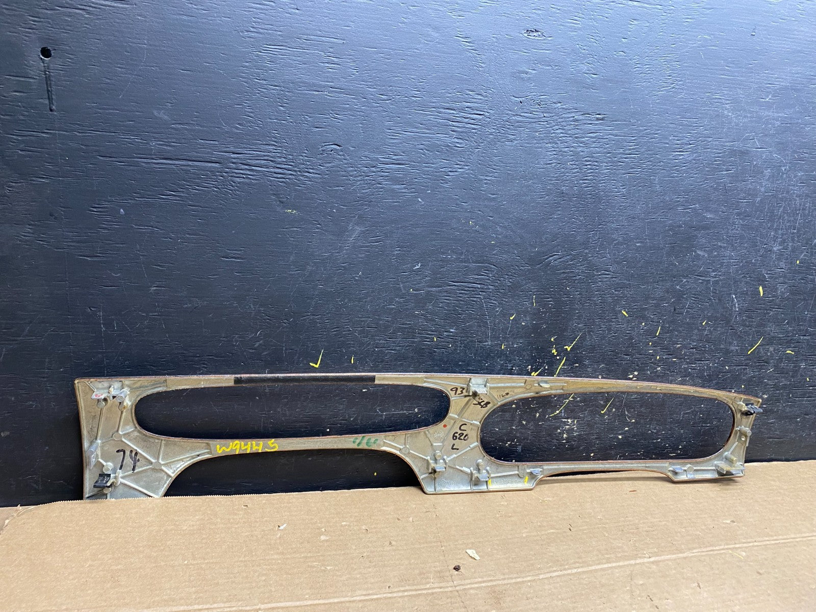 2004 - 2009 Jaguar XJ8 Front Dash Speedometer Trim Bezel Air Vent W9445 DG3