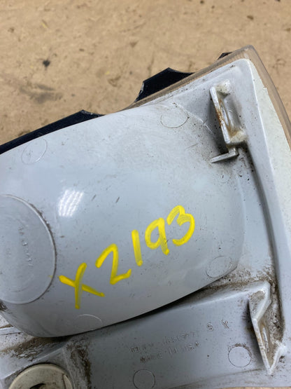 1992 to 1996 Buick Lesabre Front Left Driver LH Turn Signal X2193 DG6