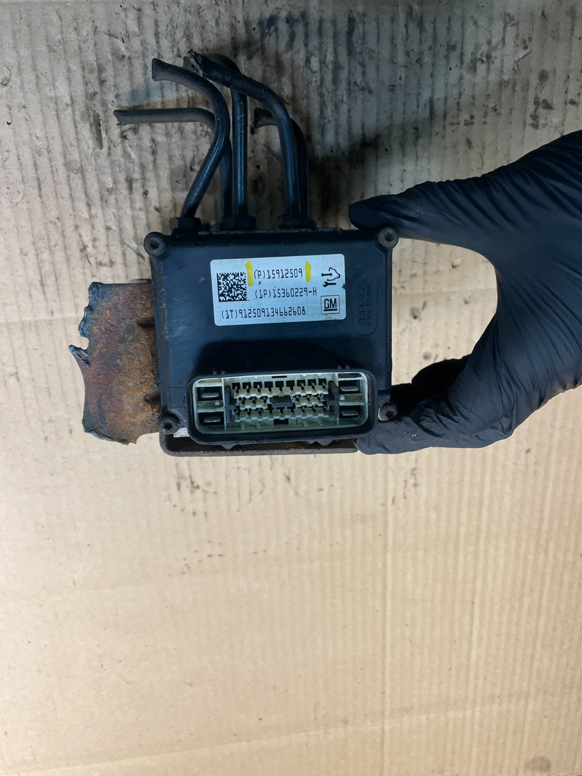 2007 Chevrolet Suburban 2500 GMC Yukon XL ABS Control Module 15912509 X86044