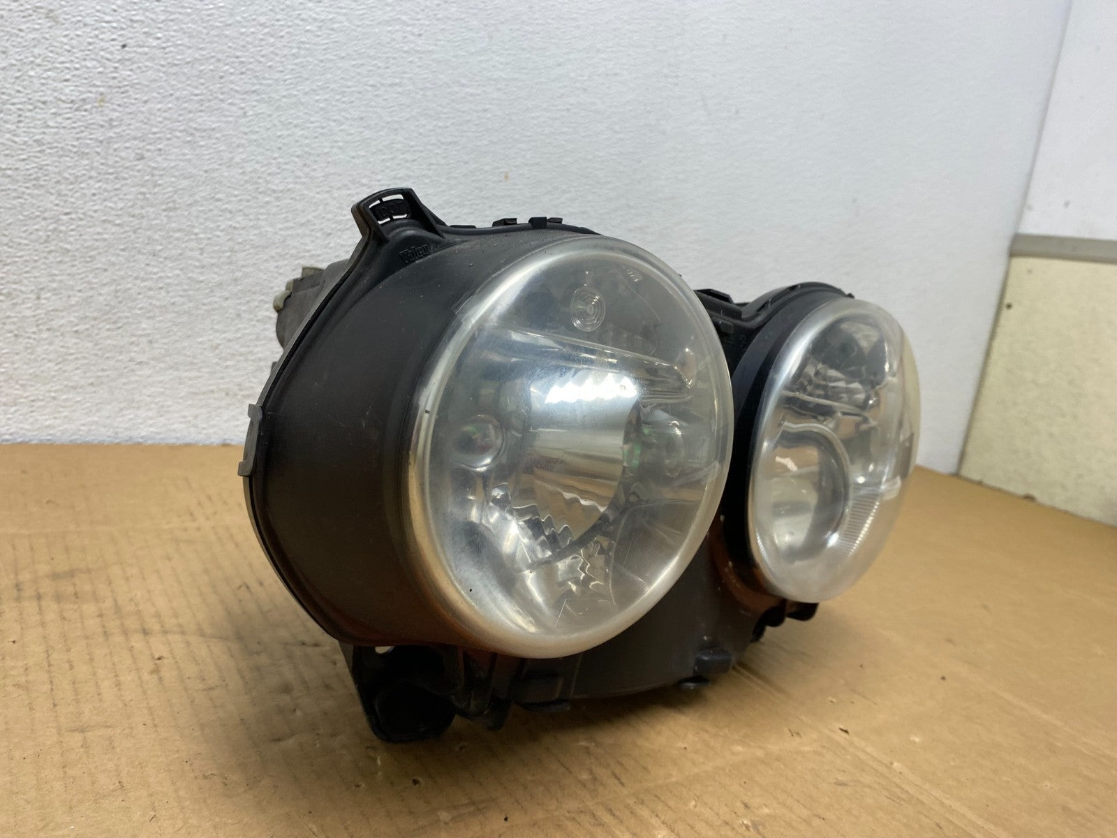 2004 to 2009 Jaguar XJ8 Left Driver LH Side Headlight AC7534 DW2
