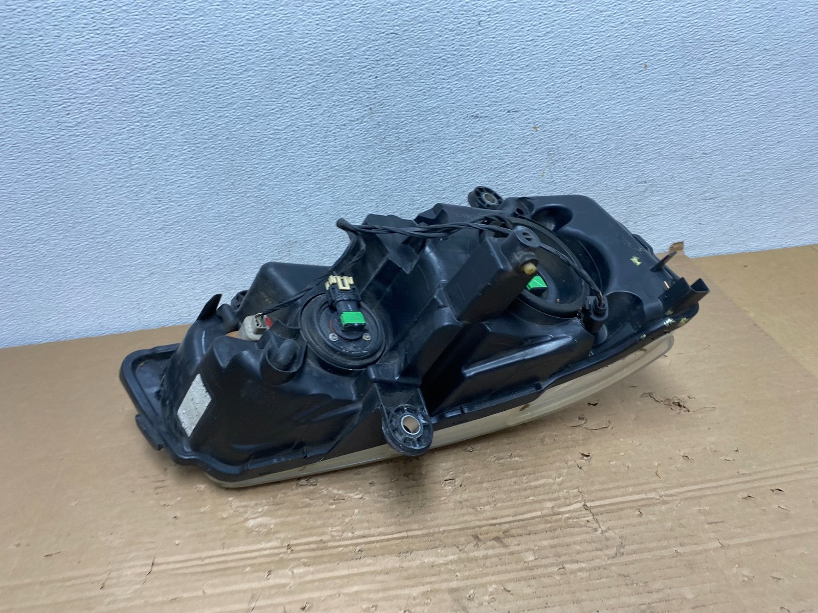 2008 to 2016 Chrysler Town and Country Left Driver Lh Side Headlight AD4335 DW5