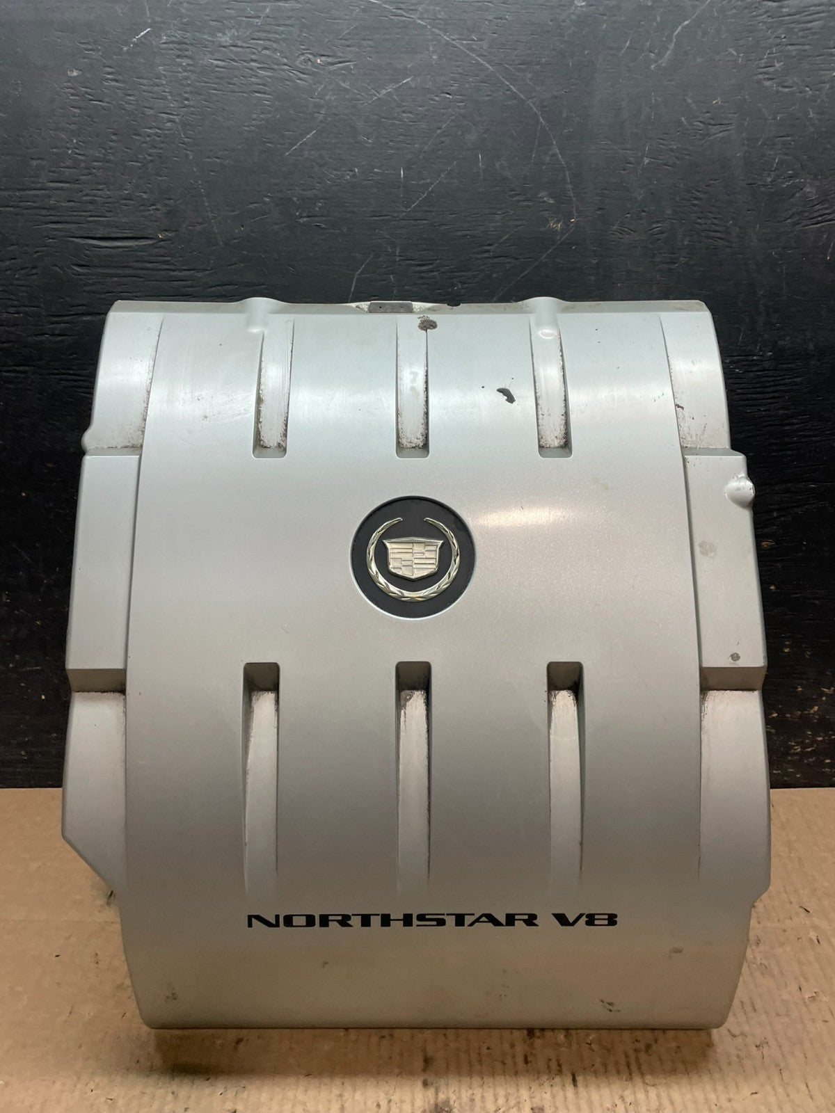 1997 to 2004 Cadillac Deville Seville Northstar Engine Motor Cover X9726 DG0