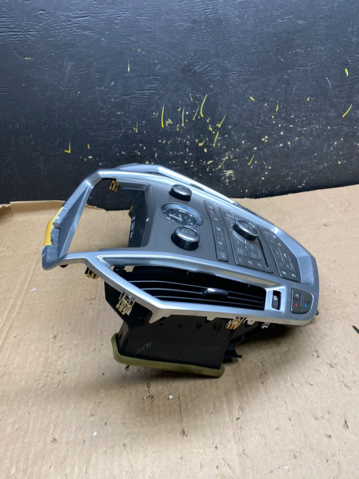 2011-2012 Cadillac SRX A/C Heater Radio Climate Control Panel Bezel OEM Z1748 DG2