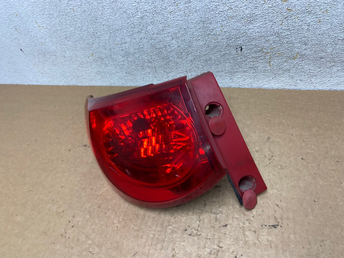 2009 2010 2011 2012 Chevrolet Traverse Left Driver LH Tail Light AI3572 LK1