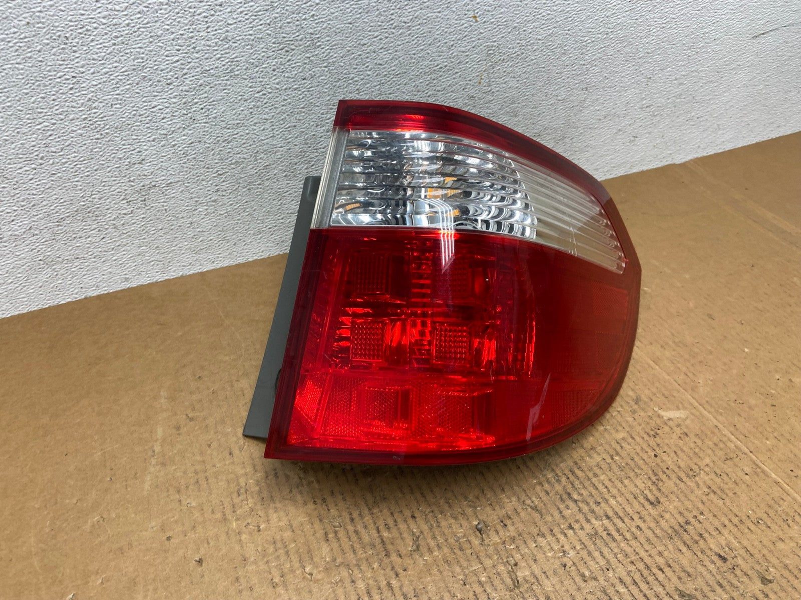 2005 2006 2007 Honda Odyssey Right Passenger RH Side Tail Light AE0273 LK2