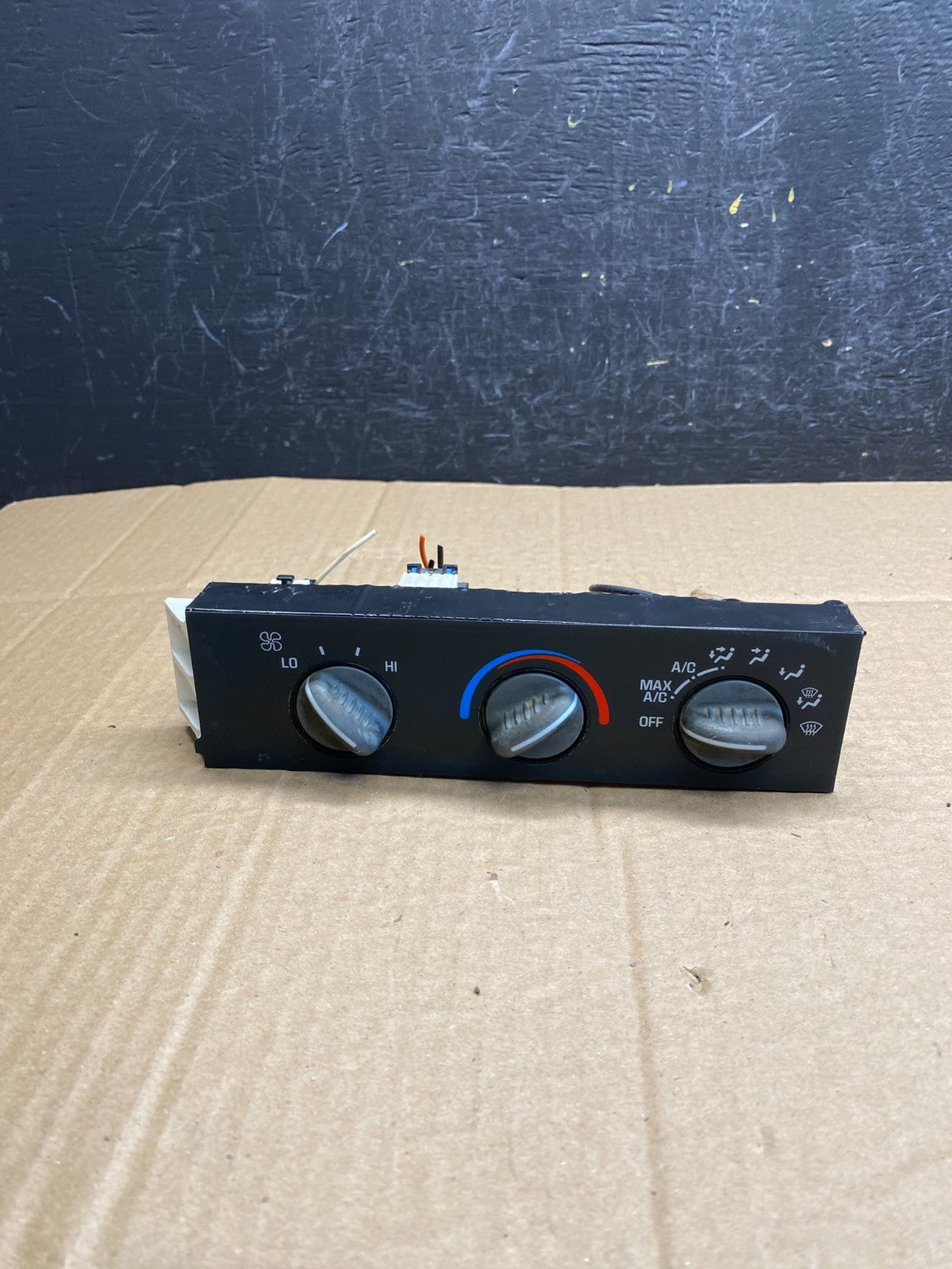 2001 - 2007 GMC Chevrolet Express 1500 Climate Control A/C AC9293 DG0