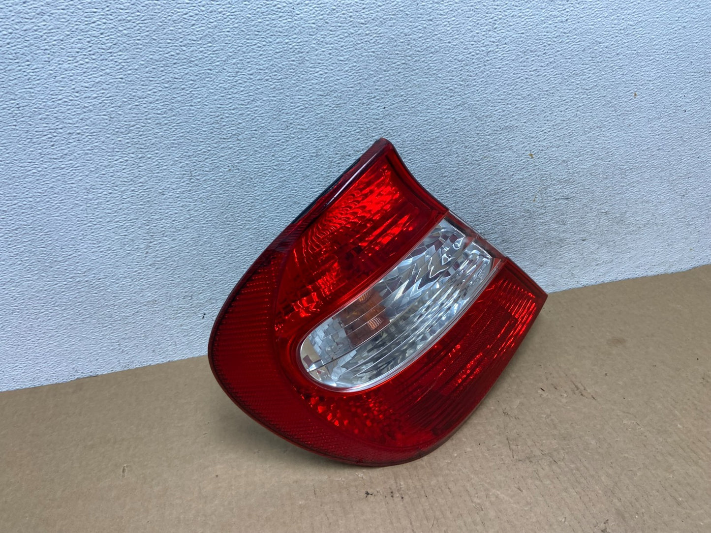 2002 2003 2004 Toyota Camry Left Driver LH Side Tail Light AF9641 DW2