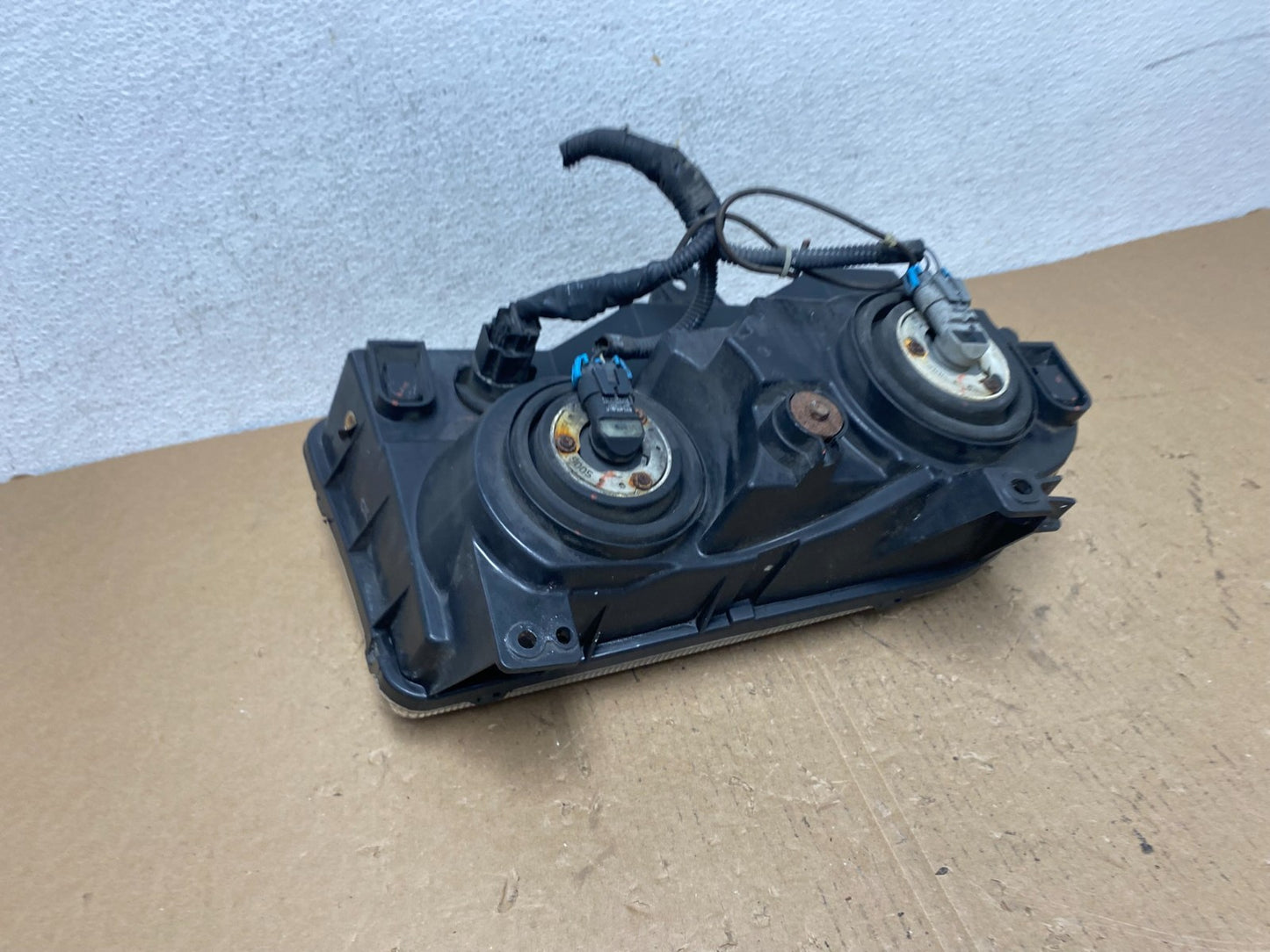 2005 2006 2007 Chrysler 300 Left Driver LH Halogen Headlight AD8073 DW4