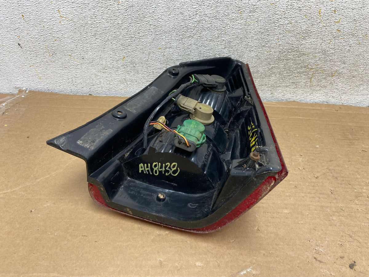 2001 2002 2003 2004 Mazda Tribute Left Driver Lh Side Tail Light AH8438 LK4
