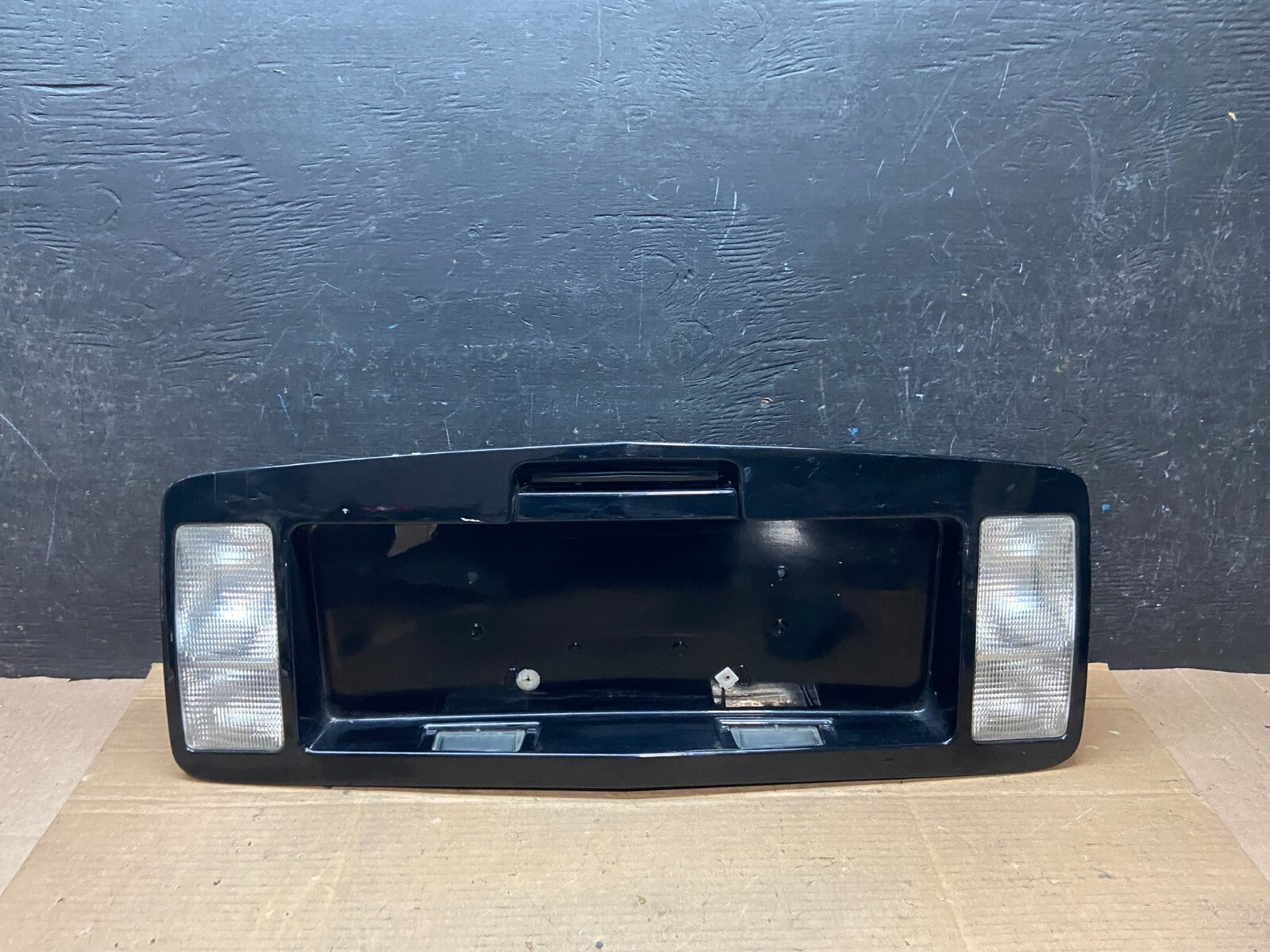 2004-2009 Cadillac SRX Trunk Panel Lid Backup License Plate i3034 PS0