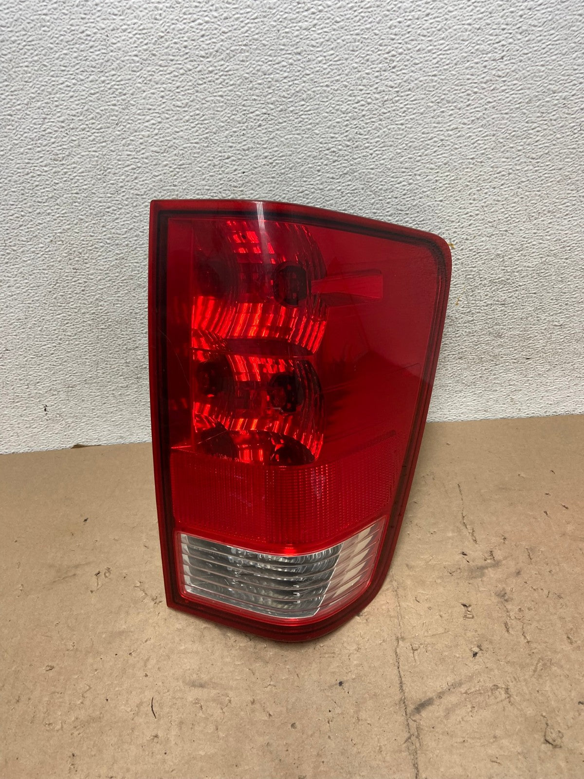 2004 to 2015 Nissan Titan Right Passenger RH Side Tail light AG5622 LK0