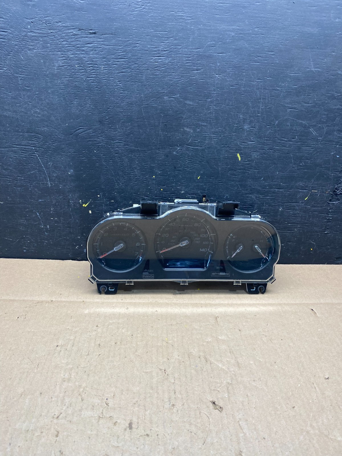 2011 2012 Ford Taurus Speedometer Cluster Gauges BG1T-10849-AD P5421 DG0