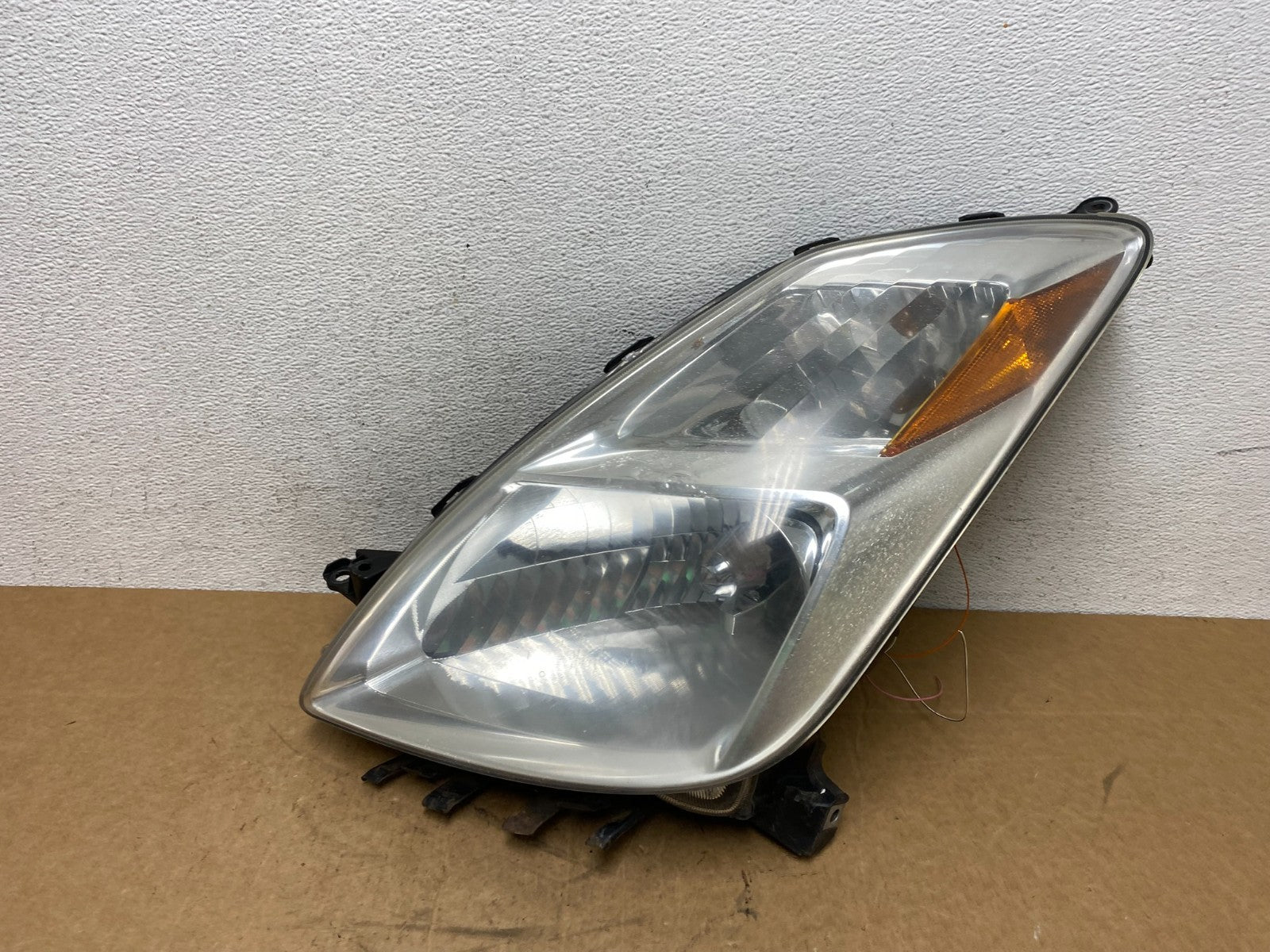 2004 - 2005 Toyota Prius Left Driver Lh Xenon HID Headlight AD6293 DW0