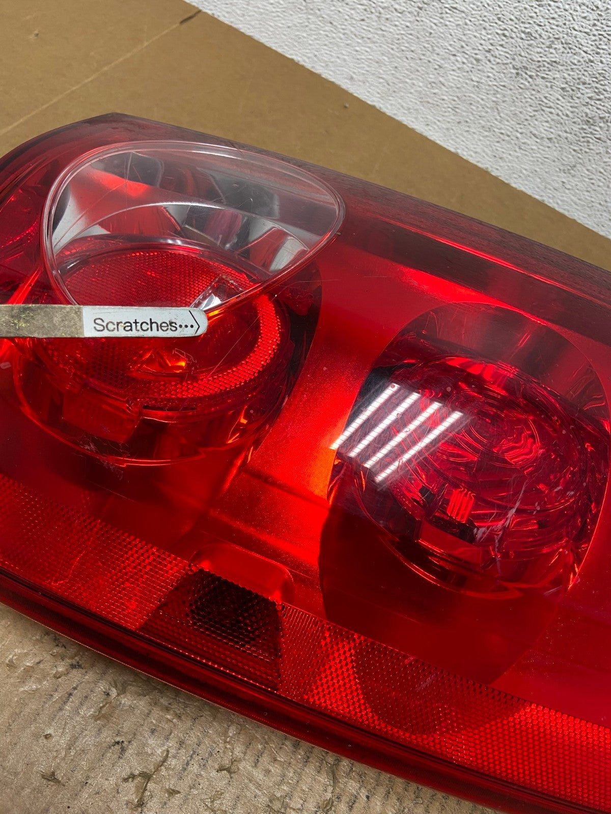 2007 to 2011 GMC Yukon Right Passenger RH Side Tail Light AE2727 LK3