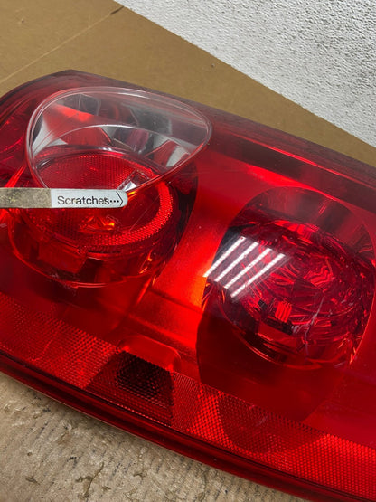2007 to 2011 GMC Yukon Right Passenger RH Side Tail Light AE2727 LK3