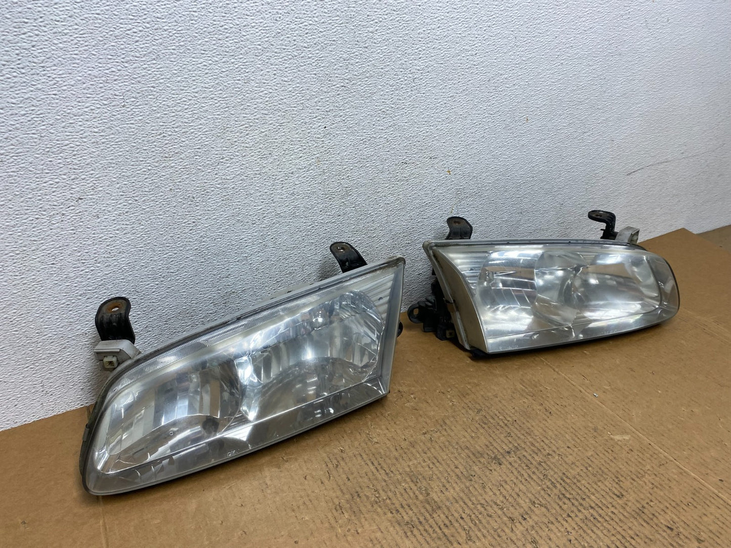 2000 to 2001 Toyota Camry Front Left+Right Side Headlights AE1144 DW2